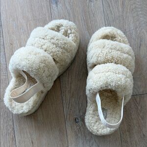 UGG Cream Faux Shearling Slide size USA 9
Used it twice like new !